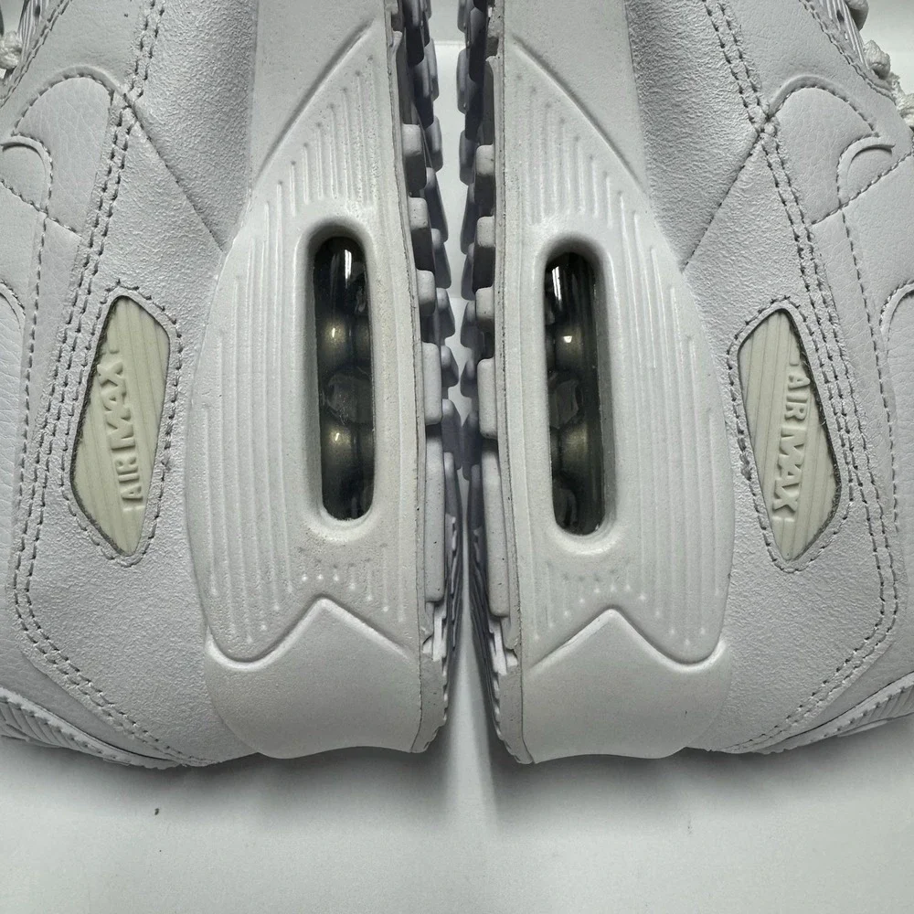 Brand New Nike Air Max 90 GS White Leather HF6358-102 Size 6Y Youth / 7.5 Women